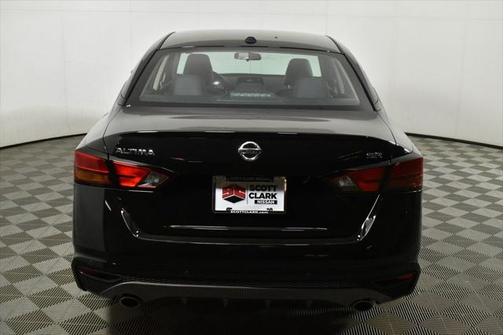 2020 Nissan Altima SR FWD