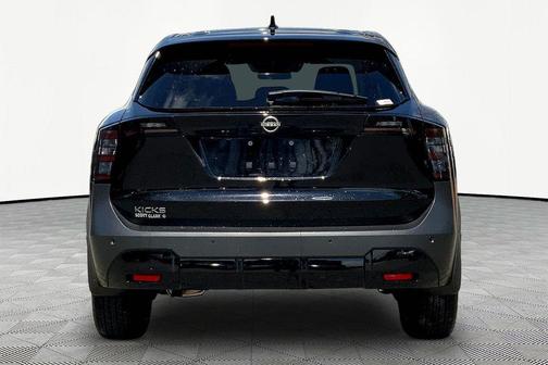 Super Black 2025 Nissan Kicks SV