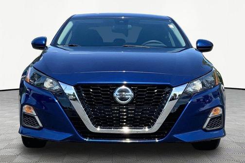 Deep Blue Pearl 2022 Nissan Altima S FWD