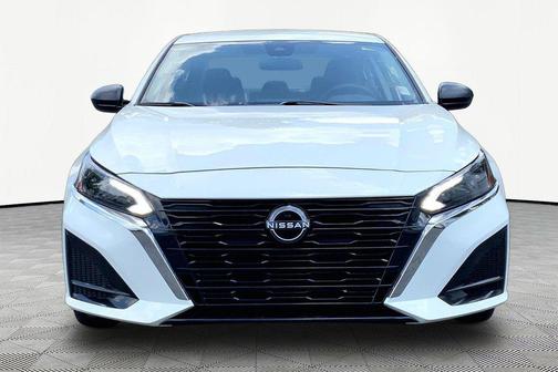 Glacier White 2025 Nissan Altima 2.5 SV