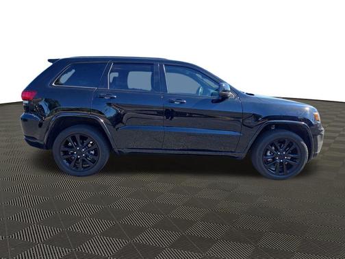 2022 Jeep Grand Cherokee Laredo