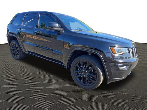 2022 Jeep Grand Cherokee Laredo