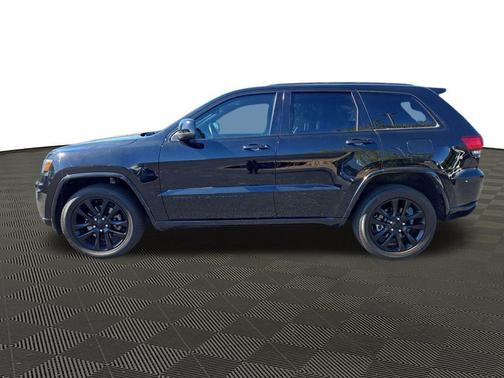 2022 Jeep Grand Cherokee Laredo