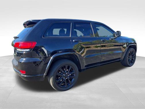 2022 Jeep Grand Cherokee Laredo
