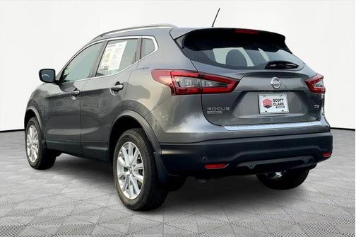 2022 Nissan Rogue Sport SV