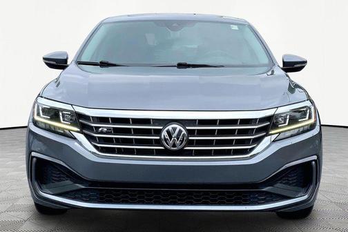 Platinum Gray Metallic 2020 Volkswagen Passat 2.0T R-Line