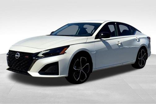 2025 Nissan Altima SR FWD
