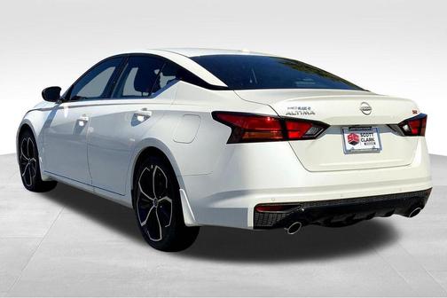 2025 Nissan Altima SR FWD