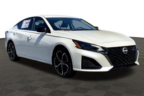 2025 Nissan Altima SR FWD