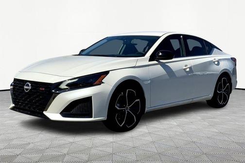 2025 Nissan Altima SR FWD
