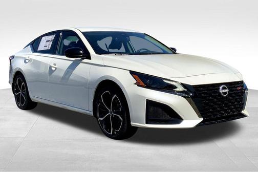 2025 Nissan Altima SR FWD