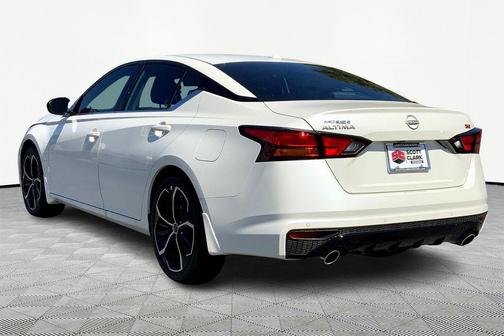 2025 Nissan Altima SR FWD