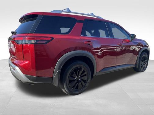 2023 Nissan Pathfinder SL 4WD