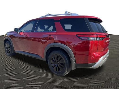 2023 Nissan Pathfinder SL 4WD