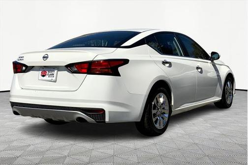 2022 Nissan Altima S FWD