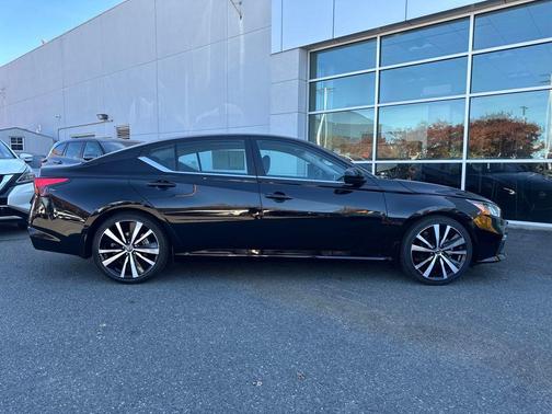 2022 Nissan Altima SR FWD