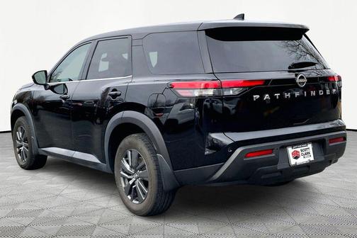 2022 Nissan Pathfinder S 2WD