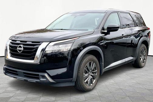 2022 Nissan Pathfinder S 2WD