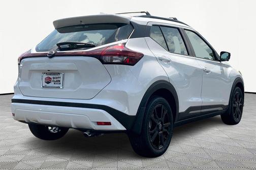 Fresh Powder 2024 Nissan Kicks SR