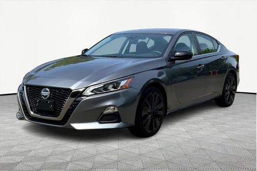 2022 Nissan Altima SR FWD
