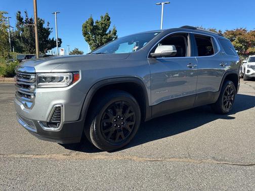 2023 GMC Acadia AWD SLT
