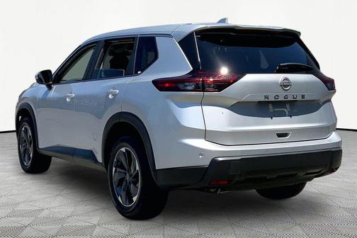 Brilliant Silver Metallic 2025 Nissan Rogue SV