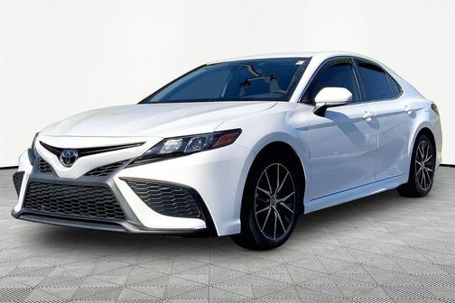 Ice Cap 2023 Toyota Camry SE
