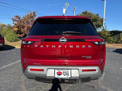 2022 Nissan Pathfinder Platinum 4WD