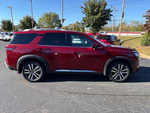 2022 Nissan Pathfinder Platinum 4WD