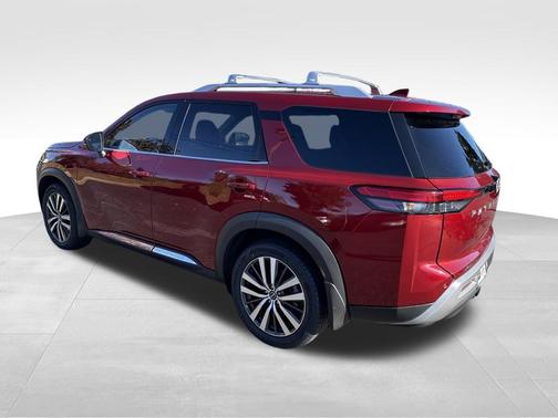 2022 Nissan Pathfinder Platinum 4WD