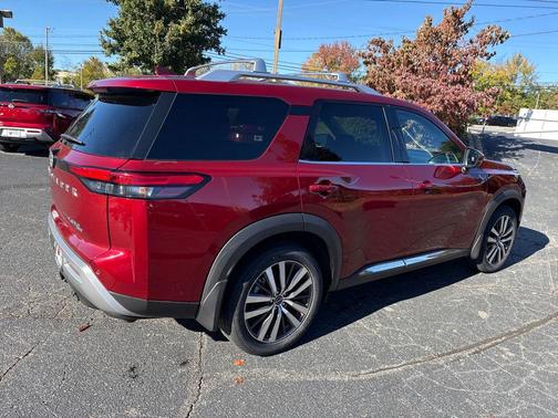 2022 Nissan Pathfinder Platinum 4WD