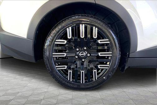 2026 Nissan Leaf PLATINUM+