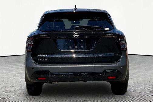 Super Black 2025 Nissan Kicks SV