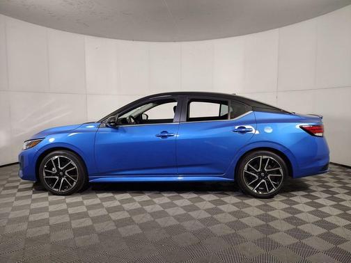 Electric Blue Metallic/Super Black 2025 Nissan Sentra SR