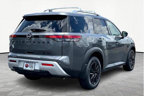 2023 Nissan Pathfinder SL 4WD