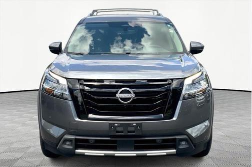 2023 Nissan Pathfinder SL 4WD