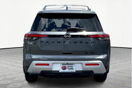 2023 Nissan Pathfinder SL 4WD