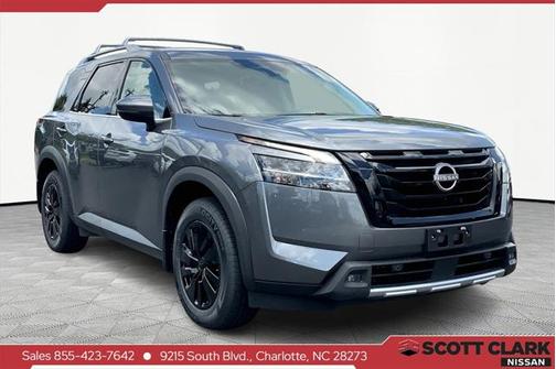2023 Nissan Pathfinder SL 4WD