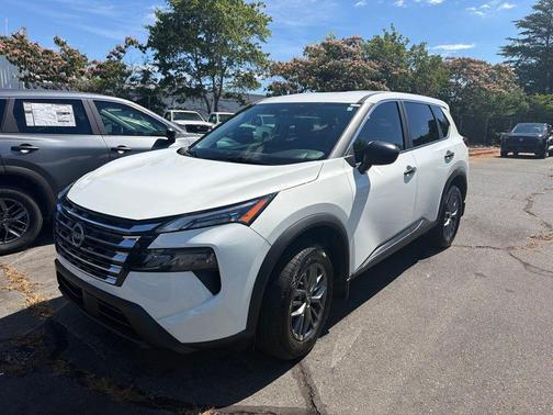 Glacier White 2026 Nissan Rogue S