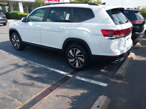 2024 Volkswagen Atlas 2.0T SE w/Technology 4MOTION