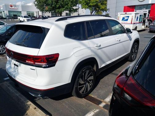 2024 Volkswagen Atlas 2.0T SE w/Technology 4MOTION