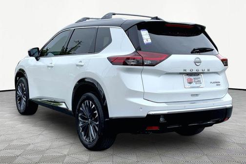 Everest White Pearl/Super Black 2026 Nissan Rogue Platinum