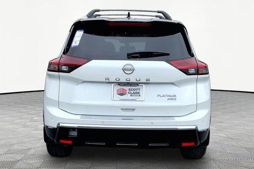 Everest White Pearl/Super Black 2026 Nissan Rogue Platinum