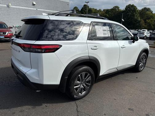 2025 Nissan Pathfinder SV FWD