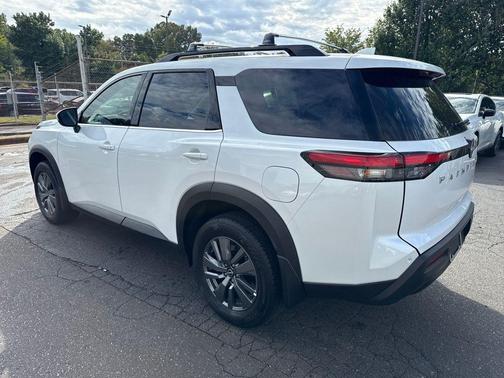 2025 Nissan Pathfinder SV FWD