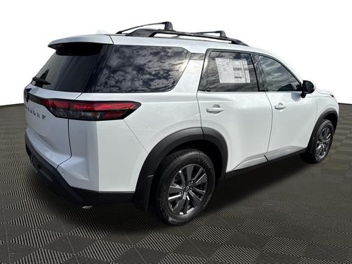 2025 Nissan Pathfinder SV FWD