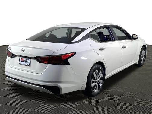 2025 Nissan Altima S FWD