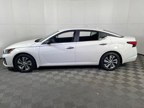 2025 Nissan Altima S FWD