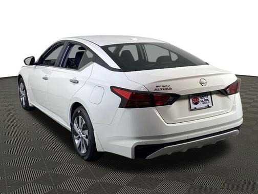2025 Nissan Altima S FWD