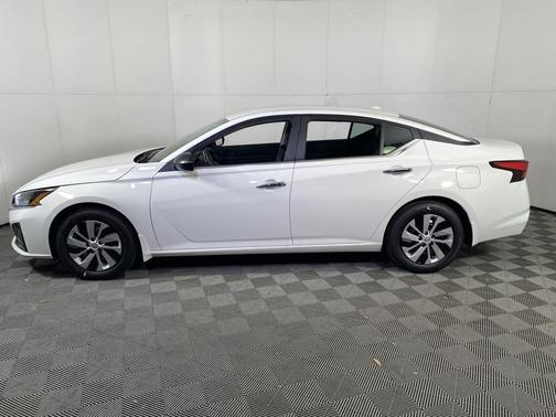 2025 Nissan Altima S FWD
